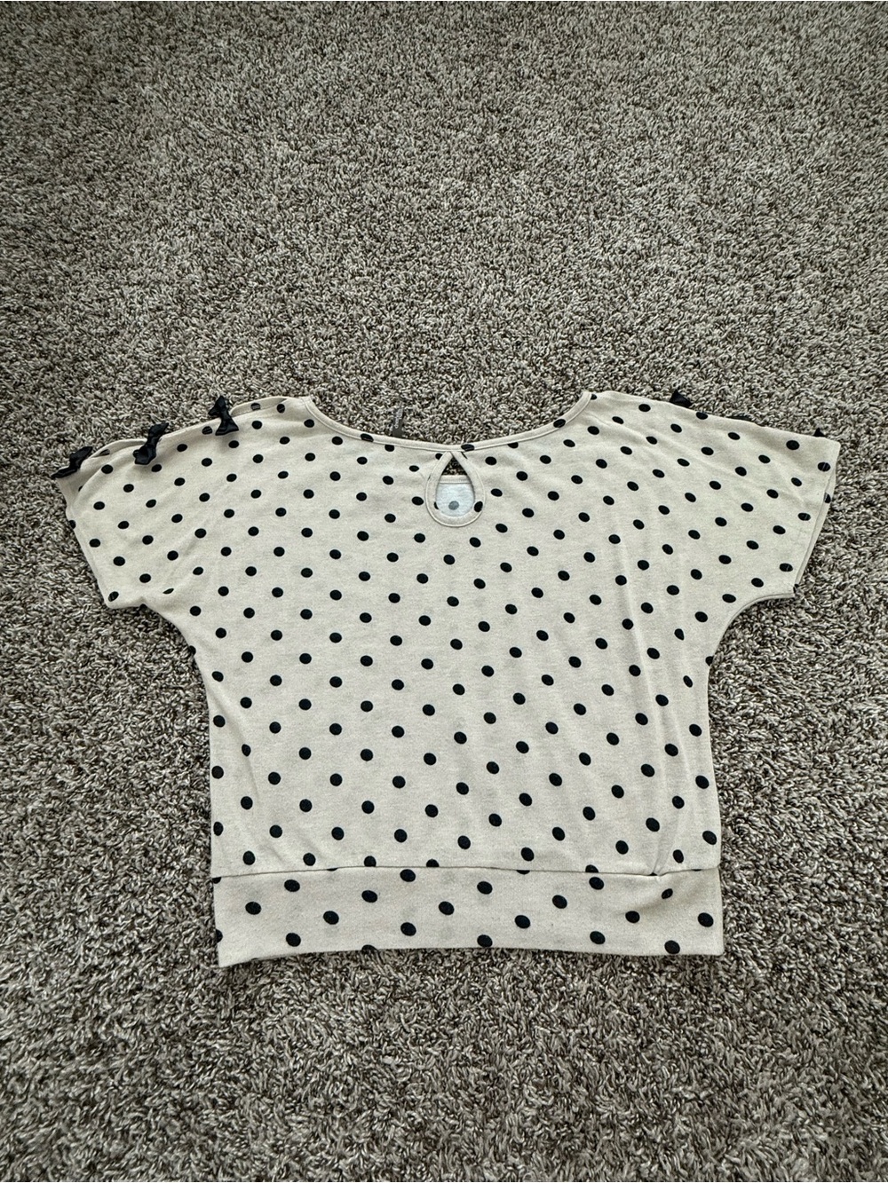 Y2K Charlotte Russe Cream Polka Dot Short Sleeve Top with Shoulder Ties - Picture 2 of 4